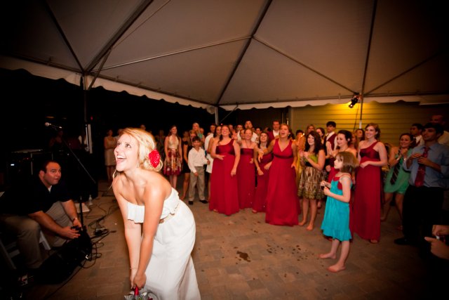 bouquet toss, wedding, nashville, tent, carnton plantation